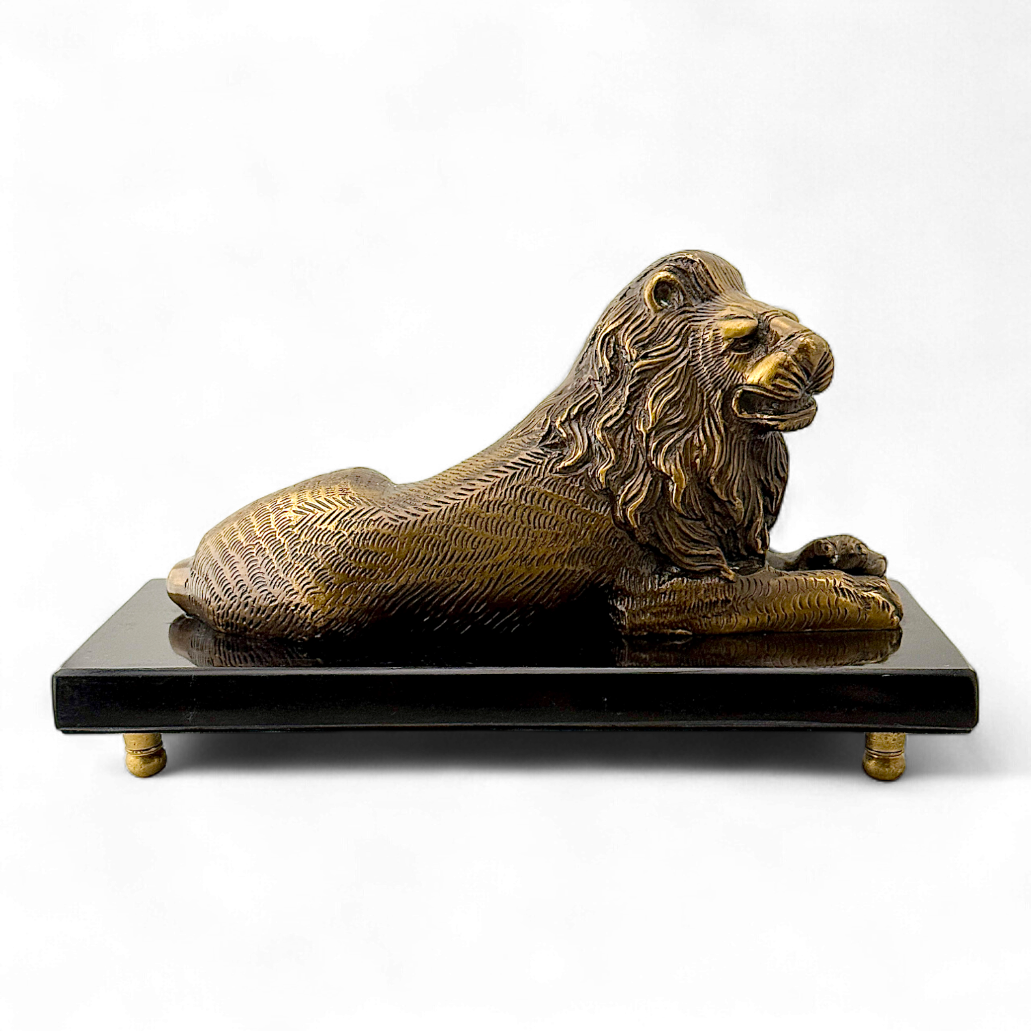 Lion Sculpture – Brass & Marble – Bombay