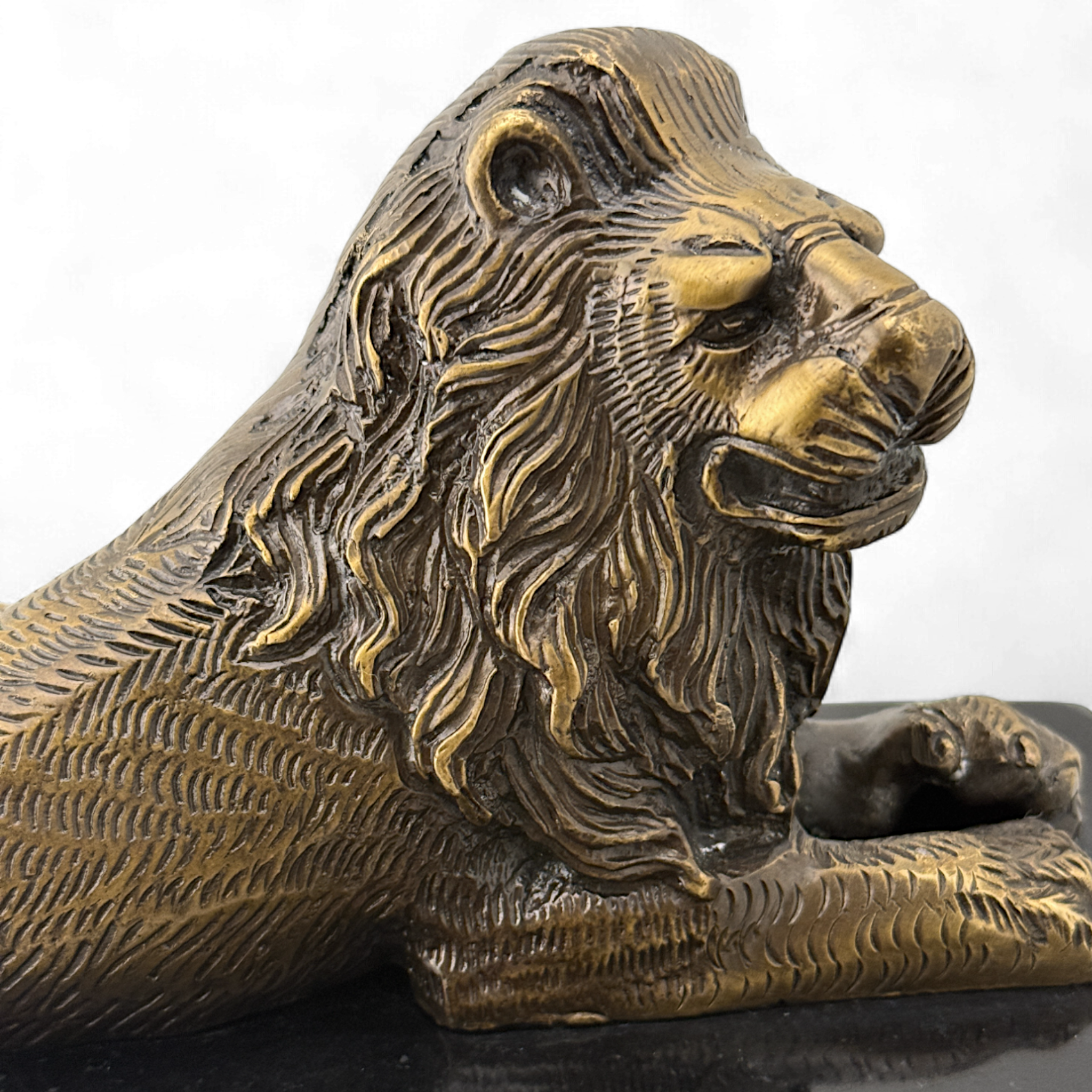 Lion Sculpture – Brass & Marble – Bombay