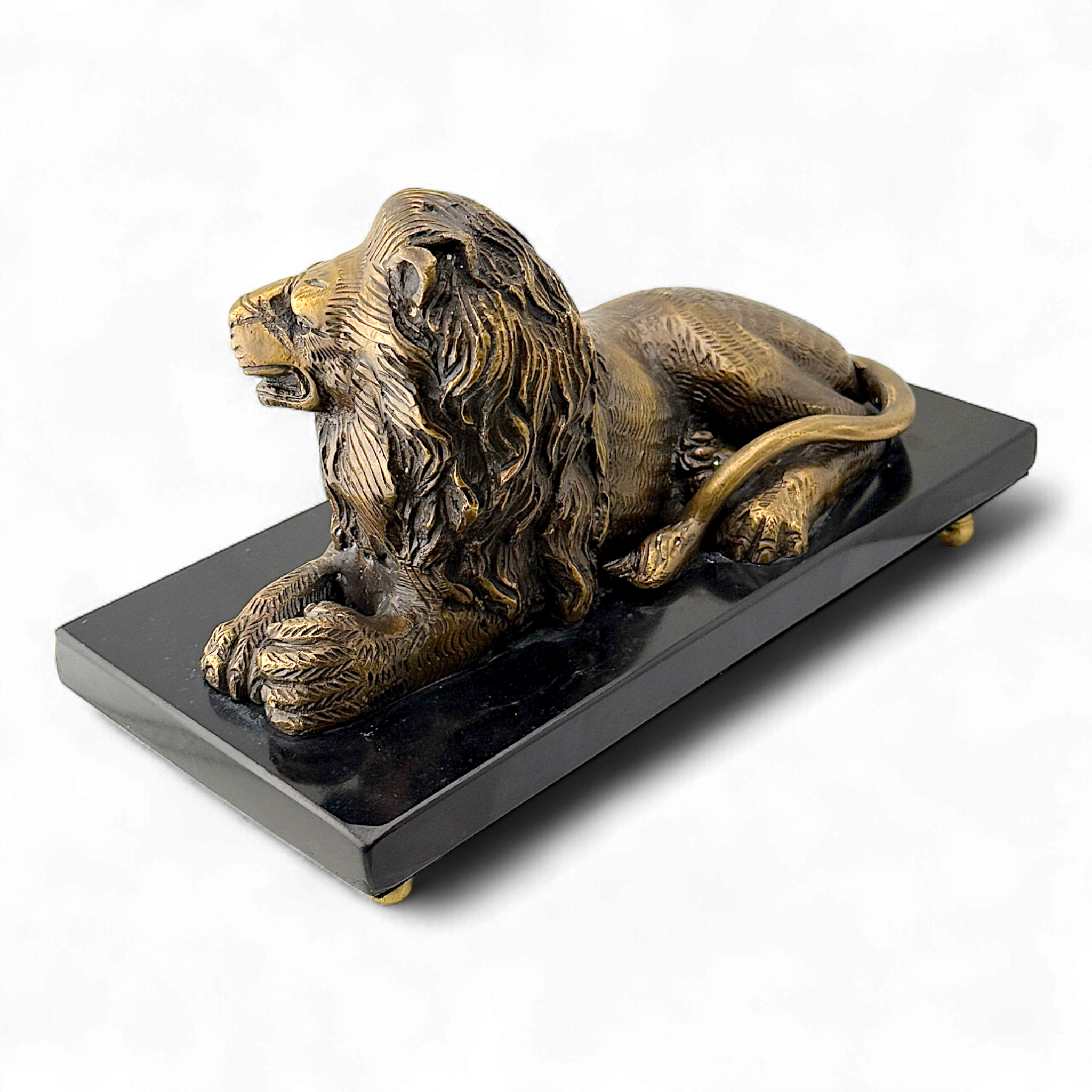 Lion Sculpture – Brass & Marble – Bombay
